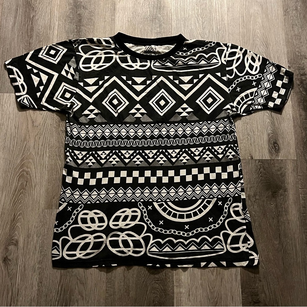 Abstract Geometric 90’s Tee